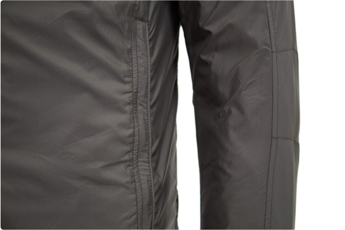 carinthia-kurtka-lig-4.0-oliwkowa-kieszen-boczna